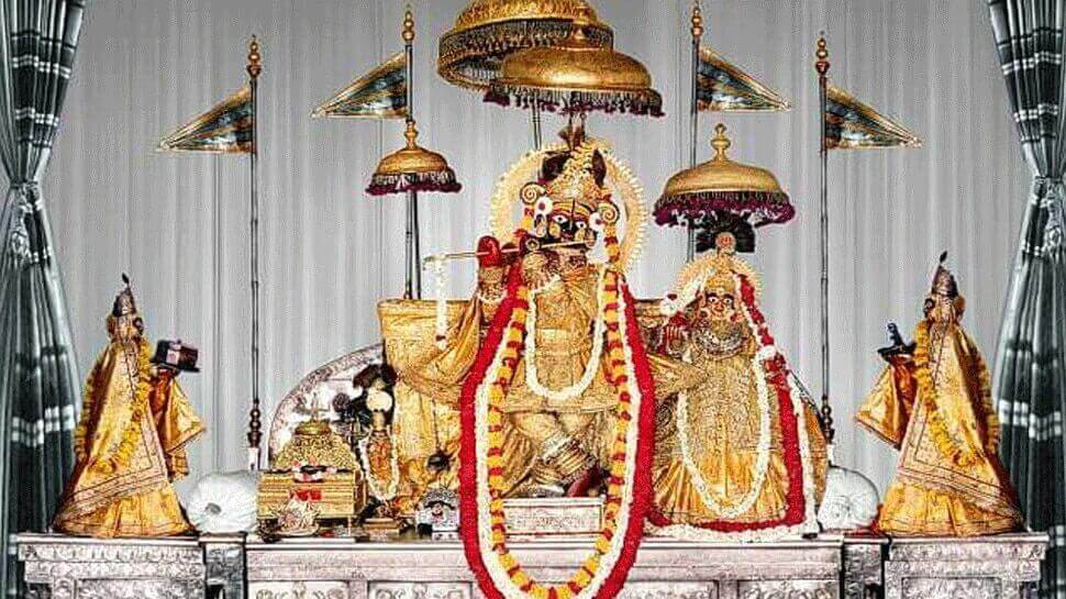 गोविंददेवजी मंदिर में दर्शन के लिए दीपावली, जन्माष्टमी जैसी व्यवस्था की गई है।