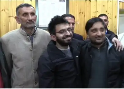 शिमला IGMC मारपीट मामला, मरीज-डॉक्टर गले मिले:  एक-दूसरे से मांगी माफी, दोनों के परिजन मौजूद रहे; वायरल वीडियो से शुरू हुआ था विवाद – Shimla News