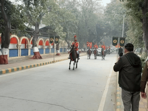 मधुबन अकादमी पहुंचा डीजीपी का काफिला।