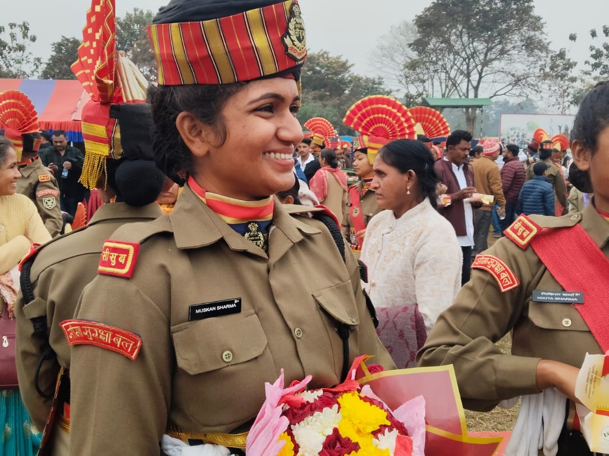 कोंडागांव की मुस्कान शर्मा ने पूरी की BSF ट्रेनिंग:  44 हफ्ते की ट्रेनिंग पूरी कर लौटी घर, हुआ भव्य स्वागत – Kondagaon News