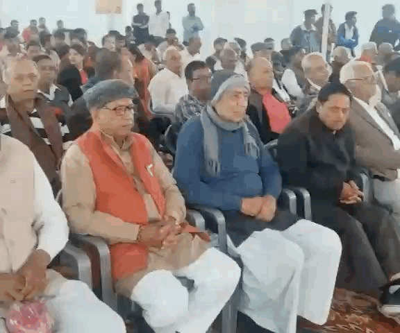 बड़ी संख्या में समाज ओर विभिन्न संगठनों के लोग शामिल हुए