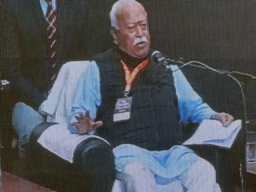 मोहन भागवत ने रायपुर के एम्स ऑडिटोरियम में युवा संवाद कार्यक्रम में भी शामिल हुए।