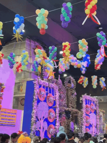 सीकर में खाटूश्यामजी मंदिर में भक्तों की भीड़ लगातार उमड़ रही है। देर रात से ही भक्तों का खाटू पहुंचने का सिलसिला जारी है।