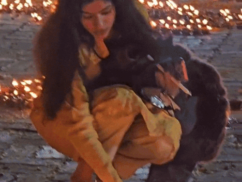 जयपुर में जयमहल पैलेस के सामने 1.25 लाख दीप जलाने का कार्यक्रम हुआ। नए साल के स्वागत के साथ यह दीप जलाए गए।