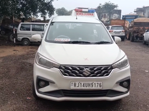 फोटो बरौनी थाने का है। इसी कार में एनआईए अधिकारियों की टीम जांच के लिए पहुंची।