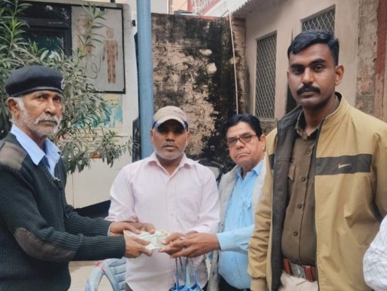 पाली में 8 हजार लौटाकर दिया ईमानदारी का परिचय:  बांगड़ हॉस्पिटल में मां को दिखाने आया था, रुपयों की थैली हो गई थी गुम – Pali (Marwar) News