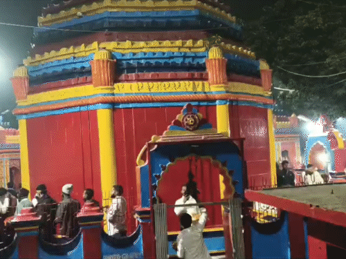 नए साल के स्वागत में झारखंड जश्नमय:  मंदिरों से पर्यटन स्थलों तक उमड़े लोग, परिवार संग बांट रहे खुशियां, डैम-फॉल बने हॉट स्पॉट – Ranchi News