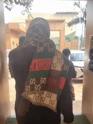 पेट में जिन्न का बच्चा बताकर तांत्रिक ने शारीरिक संबंध बनाने की कोशिश की।