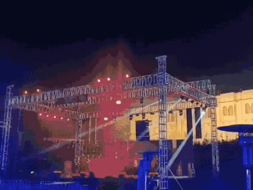 उदयपुर में नव वर्ष के अलग-अलग आयोजन हुए, यहां देसी-विदेशी पर्यटक भी नव वर्ष मनाने उदयपुर आए हुए है।