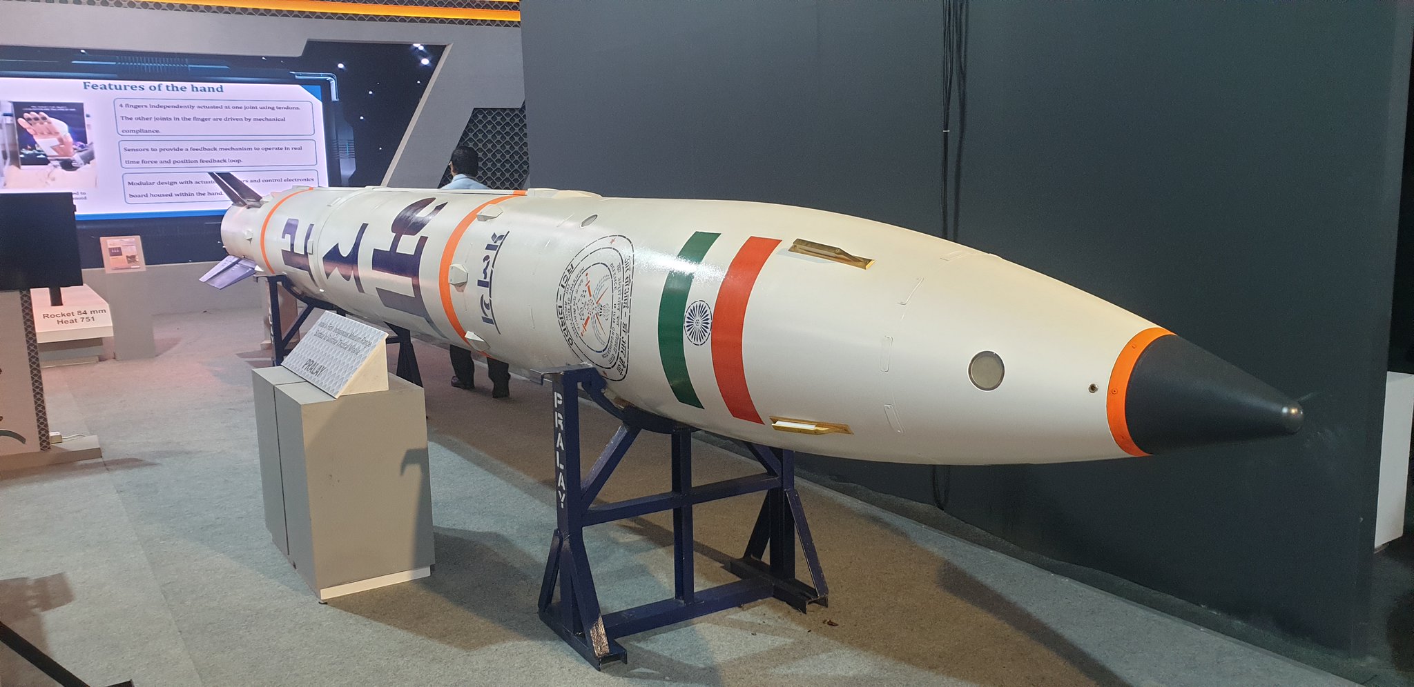 प्रलय शॉर्ट रेंज की बैलिस्टिक मिसाइल है और इसे स्वदेशी रूप से DRDO ने बनाया है।