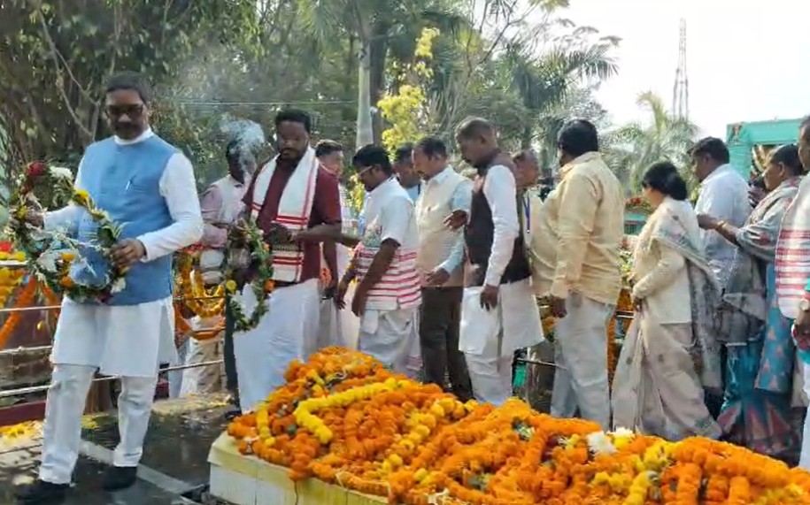 खरसावां गोलीकांड का शहादत दिवस आज:  CM हेमंत सोरेन ने दी श्रद्धांजलि, कहा- शहीदों के परिजनों को ढूंढ़कर दिया जाएगा सम्मान – saraikela kharsawan News