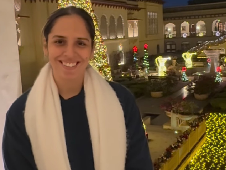 साइना ने रामबाग पैलेस में नए साल का जश्न मनाया।