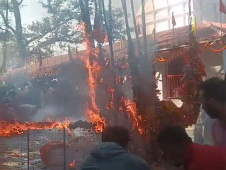 महामाया मंदिर परिसर में लगी आग, पाया गया काबू