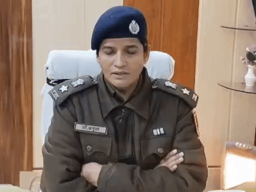 श्रीगंगानगर एसपी ड़ॉ. अमृता दुहन ने घड़साना पुलिस थाने में प्रेस कॉन्फ्रेंस कर हेरोइन तस्करी का खुलासा किया है।