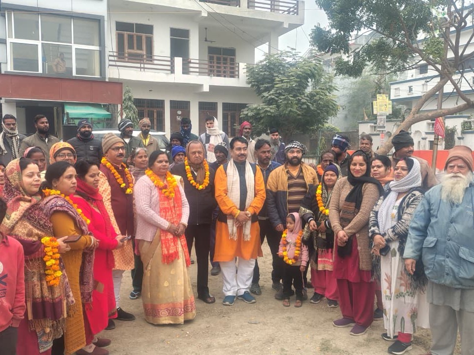 लखनऊ के जानकीपुरम द्वितीय वार्ड में नए साल के दूसरे दिन कई विकास कार्यों का शिलान्यास किया गया।