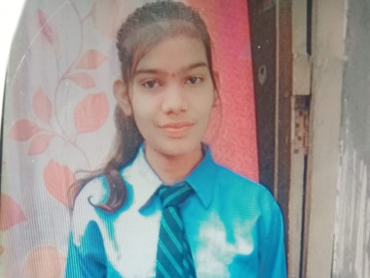 छात्रा, जिसकी मौत हो गई