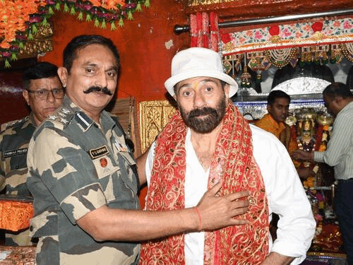 जाट मूवी के लिए भी तनोट माता मंदिर आए थे सनी देओल।
