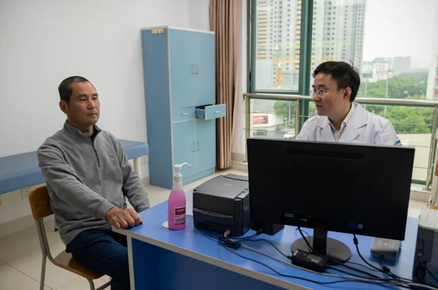 कियू सिजुन को नए AI टूल की मदद से शुरुआती चरण में ही पैंक्रियाटिक कैंसर का पता चल गया।