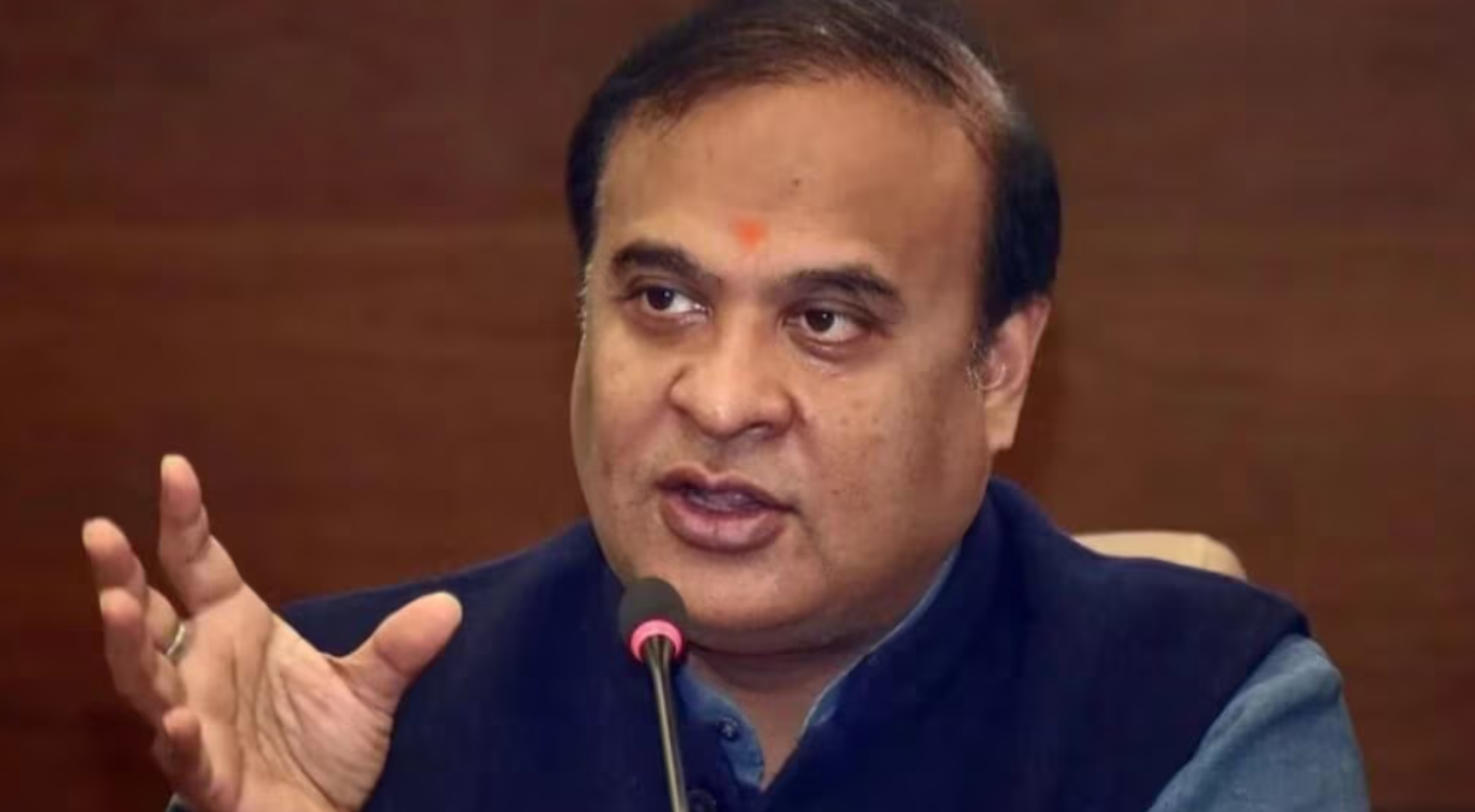 गुवाहाटी में आयोजित एक कार्यक्रम में मुख्यमंत्री हिमंता बिस्वा ने 8वें वेतन आयोग के गठन की घोषणा की।