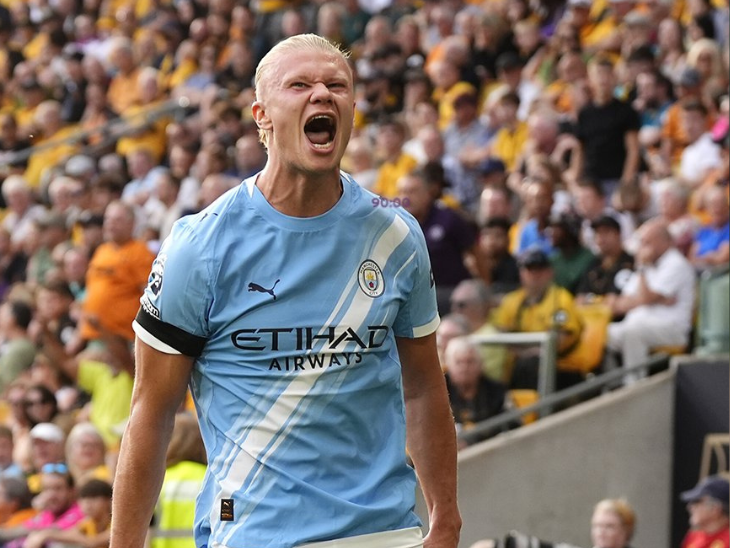 एर्लिंग हालैंड मैनचेस्टर सिटी से क्लब फुटबॉल खेलते हैं।