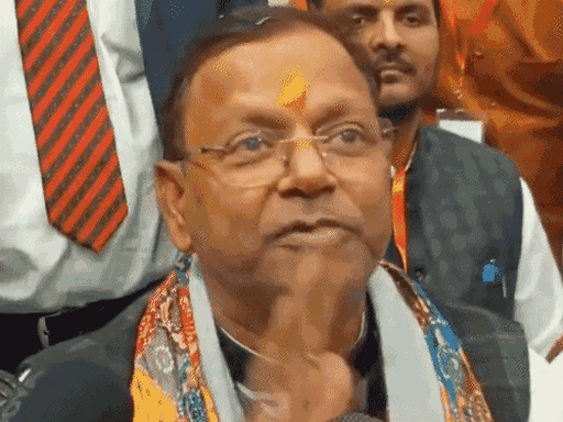 भाजपा प्रदेश अध्यक्ष पंकज चौधरी ने ब्राह्मण विधायकों की बैठक को लेकर आपत्ति जताई थी।