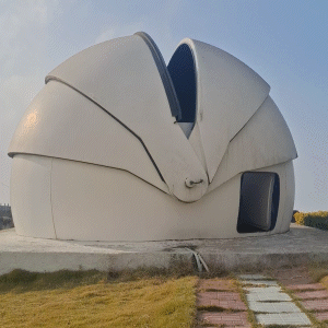 अंधेरा होती है टेलीस्कोप को ओपन कर ऑब्जर्वेशन का काम शुरू कर दिया जाता है।