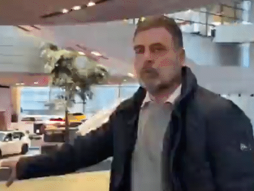 Rahul had also visited the headquarters of Munich-based automobile company BMW on the first day. Here he learned about various cars and motorcycles.