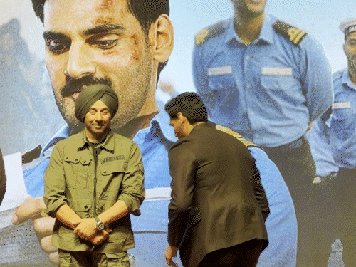 Ahan Shetty's father Sunil Shetty had worked in the first part of the film Border.