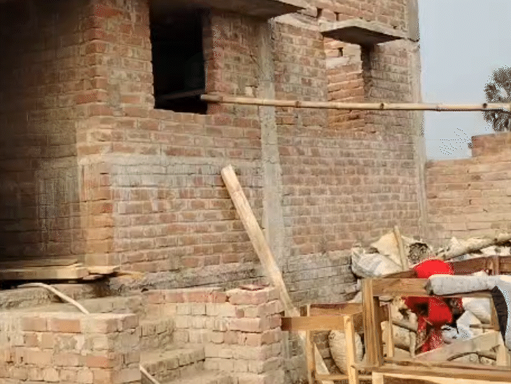 इसी मकान में नक्सली दयानंद का बेगूसराय पुलिस और एसटीएफ की टीम ने मिलकर एनकाउंटर किया।