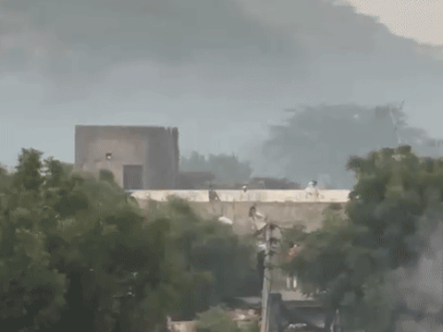 नूंह में जमीनी विवाद को लेकर हुआ पथराव VIDEO:  लाठी-डंडों से मारपीट,3 लोगों को आई गंभीर चोट,रोहतक PGI भर्ती,26 पर FIR – Nuh News