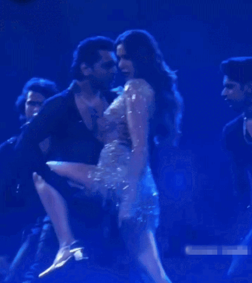 Objections are also being raised on Sonam Bajwa's dance moves during the New Year performance.