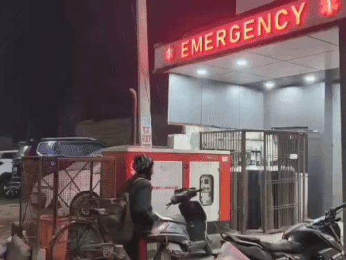 रेप पीड़िता का प्राइवेट अस्पताल में इलाज चल रहा है, जहां पर उसकी पहली सर्जरी हो चुकी है।