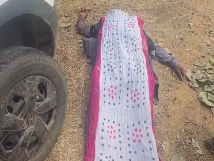 अंदर फंसे राजकुमार के शव को दो घंटे की कड़ी मशक्कत के बाद बाहर निकाला गया।