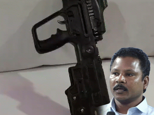 सुकमा-बीजापुर जिले में जवानों ने 14 नक्सलियों को मार गिराया है। वहीं हैदराबाद में देवा समेत 20 नक्सलियों ने सरेंडर किया है।