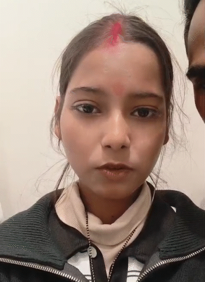 मंशा ने नियाजुल के साथ सोशल मीडिया पर अपना वीडियो शेयर किया है।