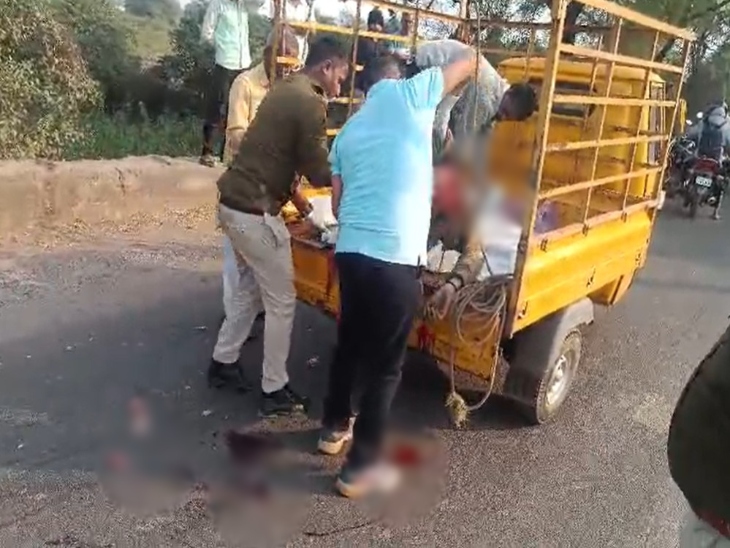 घटना के बाद शव पोस्टमॉर्टम के लिए ले जाया गया।