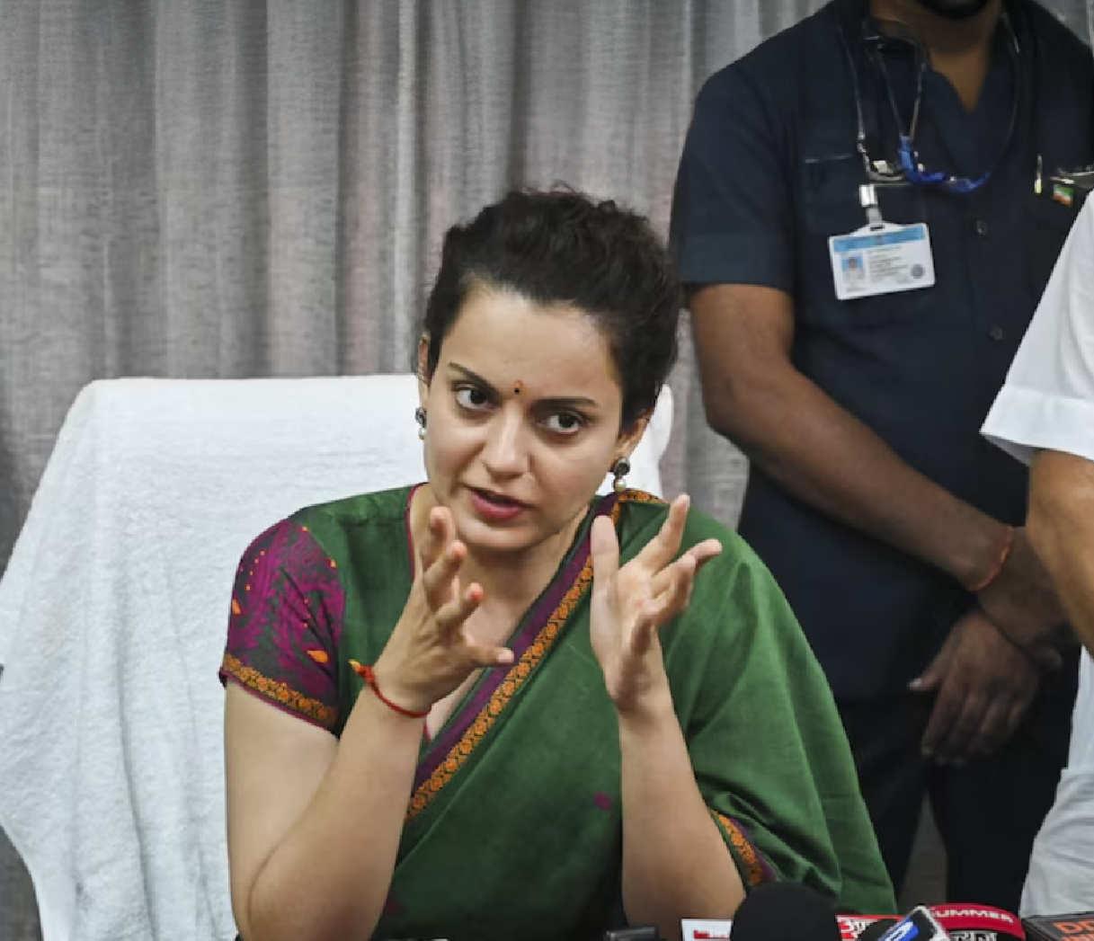 संडे जज्बात-कंगना रनोट ने 100 रुपए मेरी कीमत लगाई:  केस लड़ने के लिए जमीन बेची, 7.5 लाख कर्ज; सामने आए तो पता चले असली शेरनी कौन