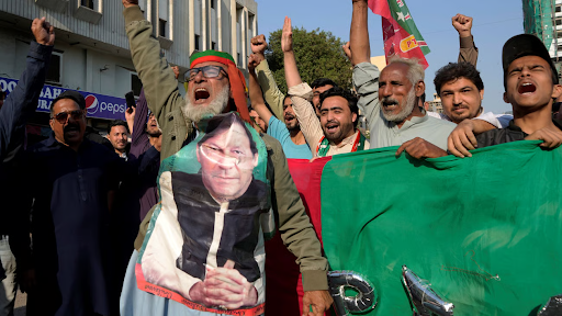 ઇમરાન ખાનની ધરપકડના વિરોધમાં તેમની પાર્ટીના કાર્યકરોએ 2023માં પ્રદર્શનો કર્યા હતા.