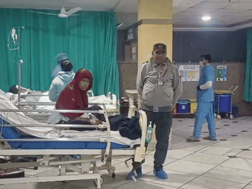 संजय की मौत के बाद ICU में मौजूद अन्य मरीज भी बेचैन दिखाई दिए।