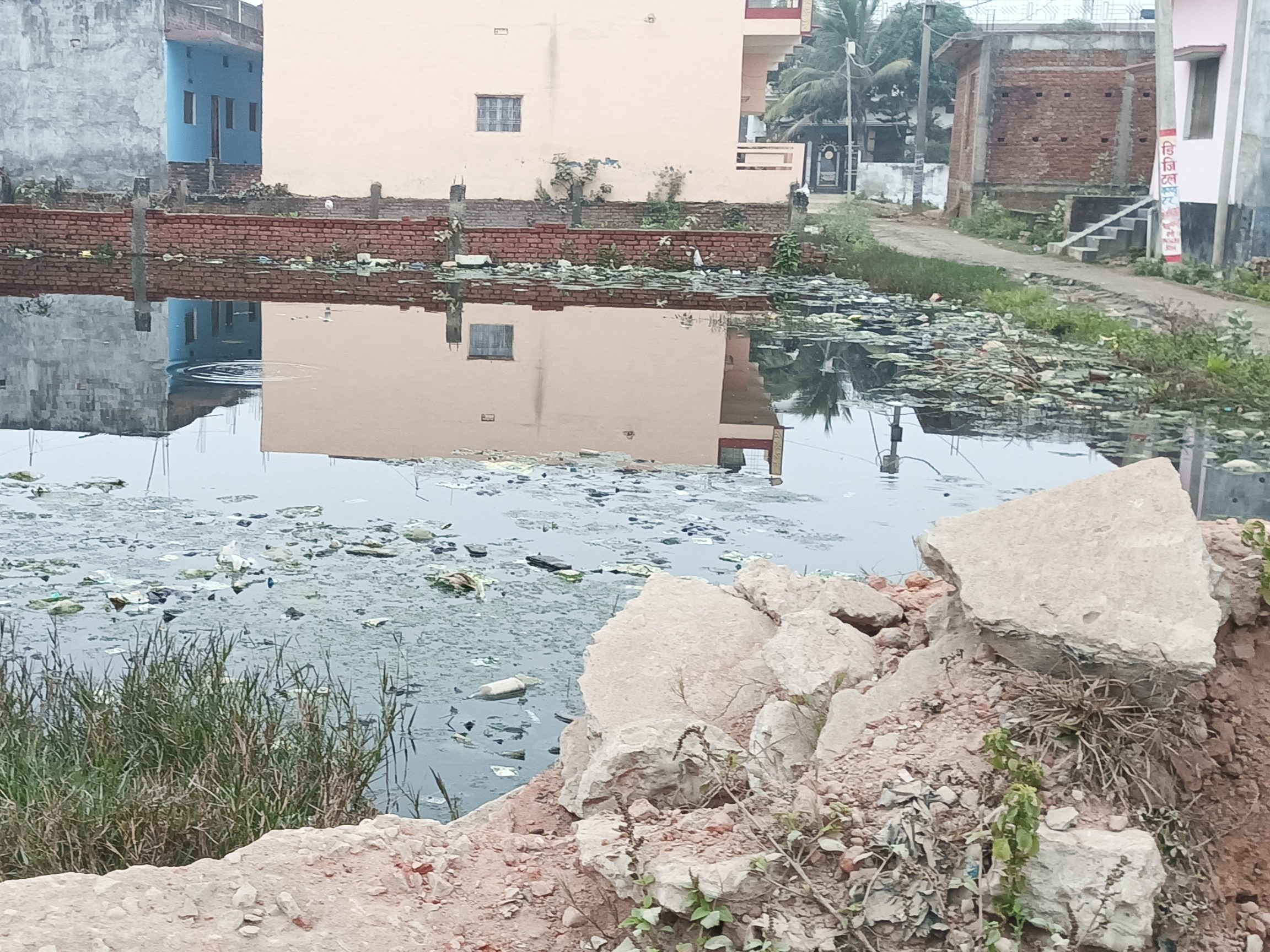 Serious problem of drainage in Bhatpar Rani