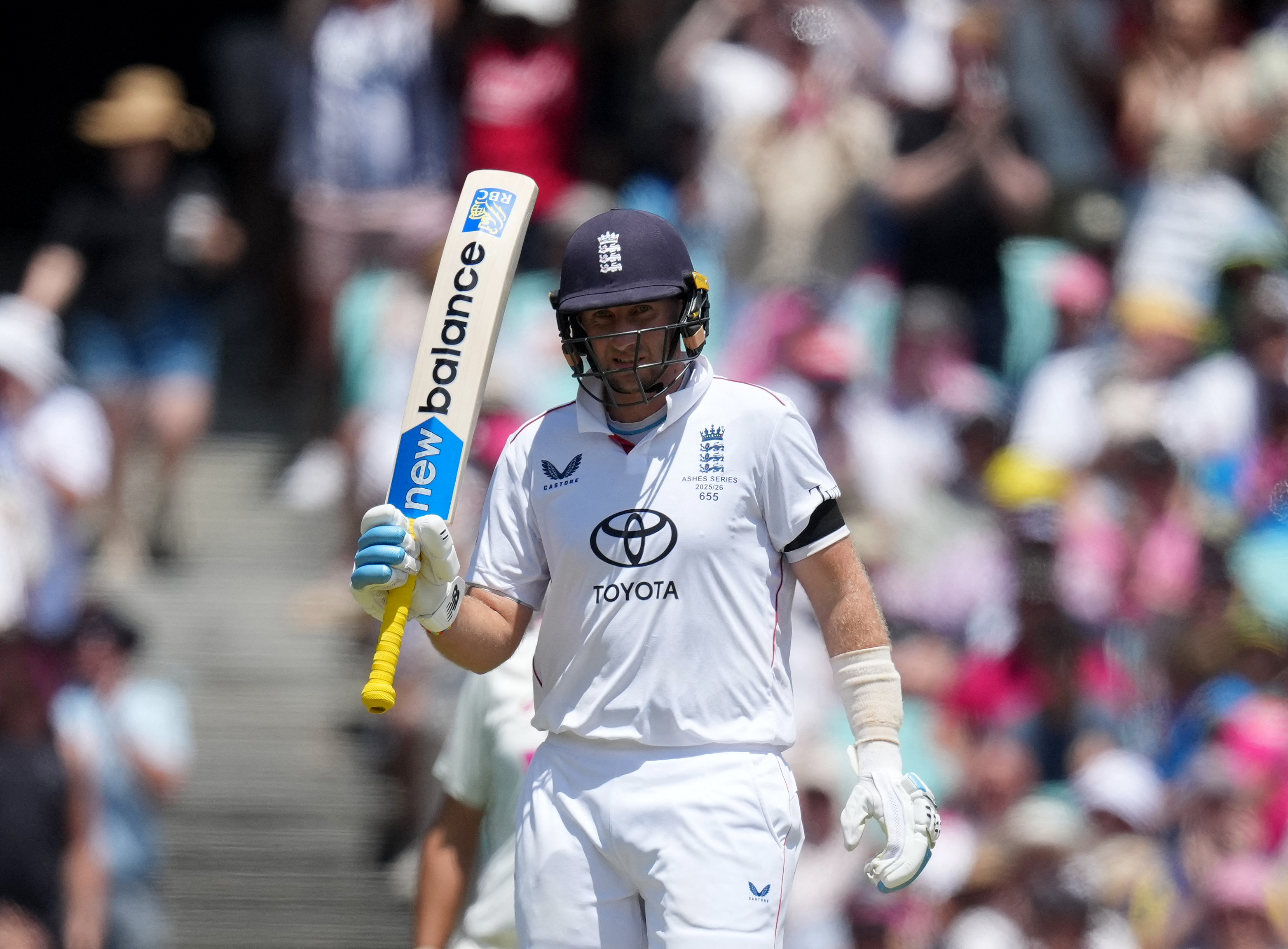 जो रूट 72 रन बनाकर नाबाद लौटे।