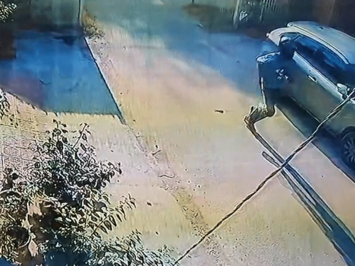 महिला की चेन तोड़कर भागते बदमाश