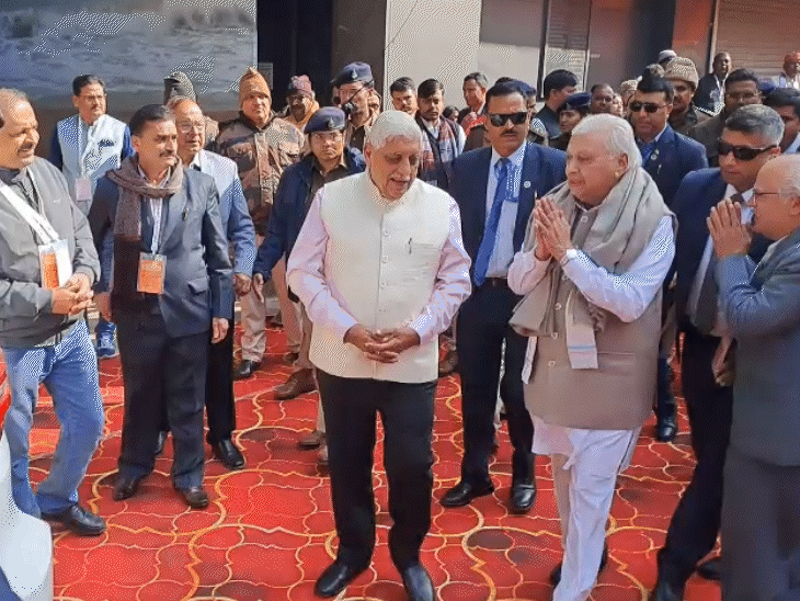 बिहार के राज्यपाल आरिफ मोहम्मद वर्ल्ड रामायण कॉन्फ्रेंस में शामिल होने जबलपुर पहुंचे।