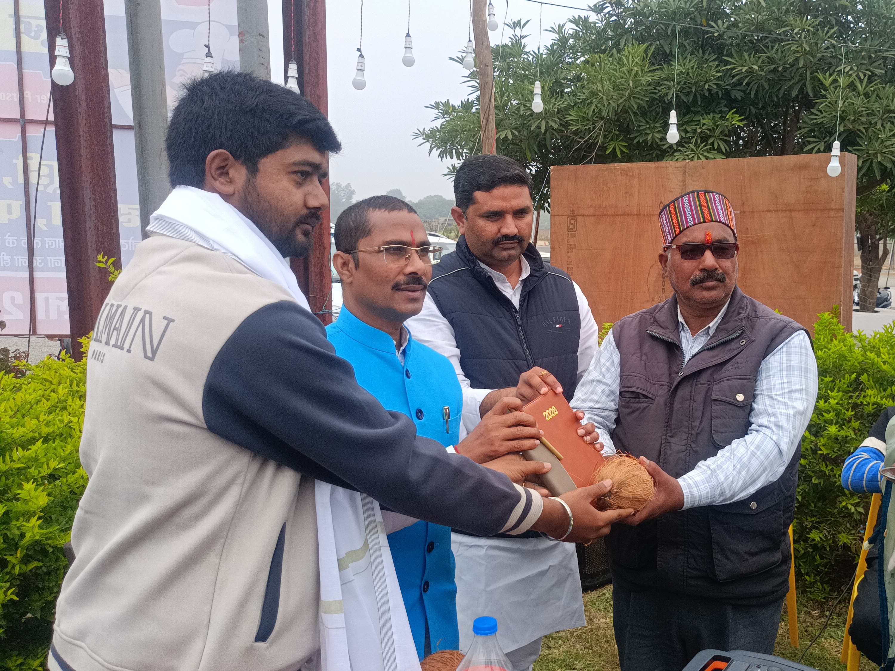 नववर्ष मिलन समारोह में विधायक ने पत्रकारों का सम्मान।