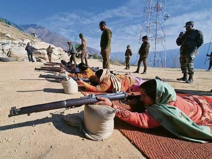 पाकिस्तानी आतंकियों से लड़ेंगी जम्मू की अनीता-सोनाली:  विलेज डिफेंस गार्ड एक्टिव, गश्त और फायरिंग की ट्रेनिंग दे रही सेना