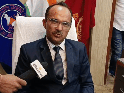 शिक्षा बोर्ड के चेयरमैन डॉ. पवन कुमार शर्मा।