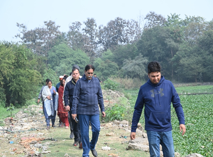 विधायक के निरीक्षण के दौरान अफसर मौजूद रहे।