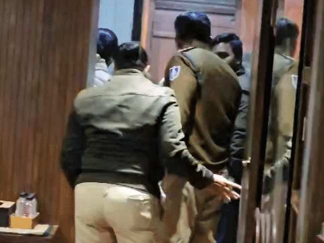 दंपती की हत्या के बाद आरोपी विकास ने भी सुसाइड कर लिया था।