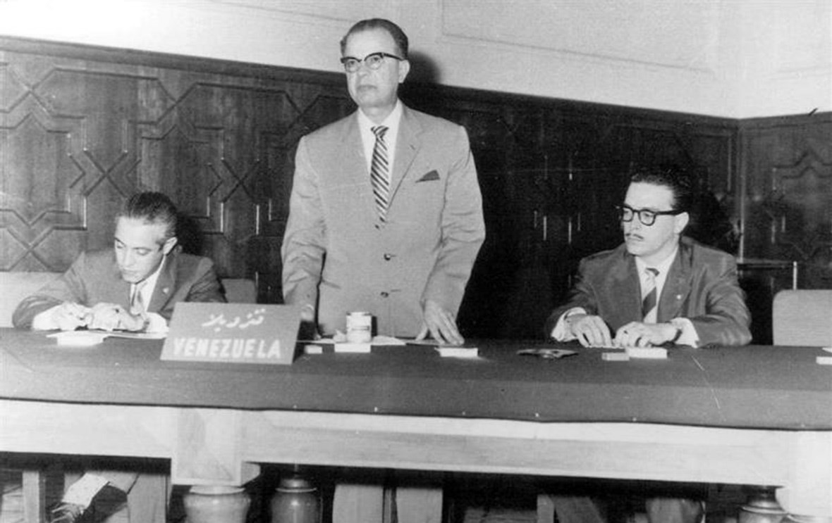 1960 की बगदाद बैठक में वेनेजुएला के प्रतिनिधिमंडल का नेतृत्व जुआन पाब्लो पेरेज अल्फोंजो ने किया था। OPEC दुनिया के 12 प्रमुख तेल उत्पादक देशों का एक अंतरराष्ट्रीय संगठन है, जो ग्लोबल मार्केट में कच्चे तेल की सप्लाई और कीमतों को नियंत्रित करने का काम करता है।