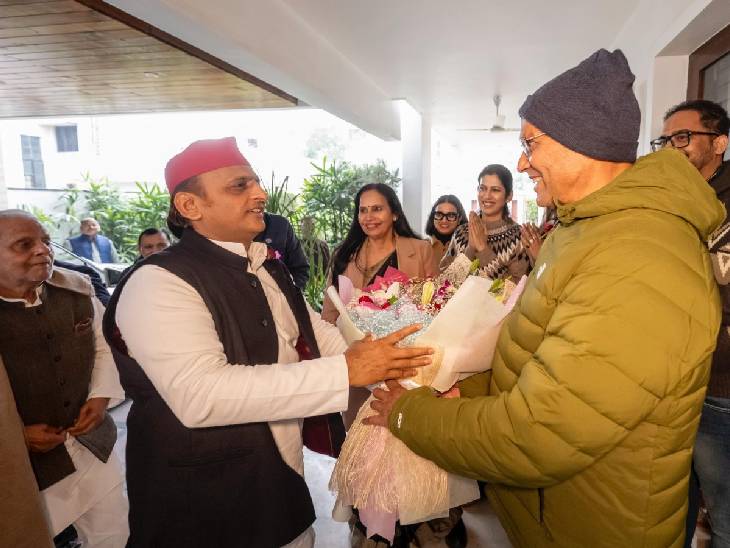 सपा सुप्रीमो अखिलेश यादव हाल ही में प्रतापगढ़ से सांसद एसपी पटेल के घर पहुंचे थे।